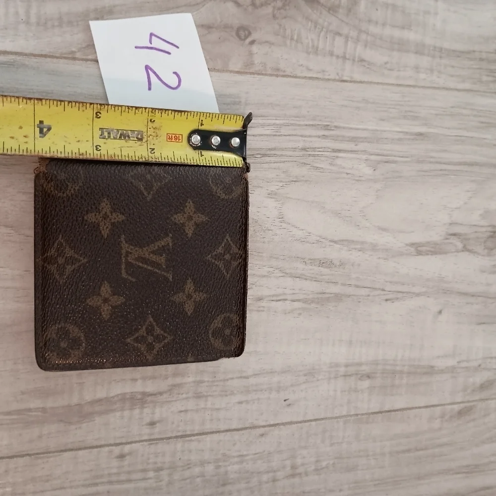 Louis Vuitton Monogram Bi Fold Wallet